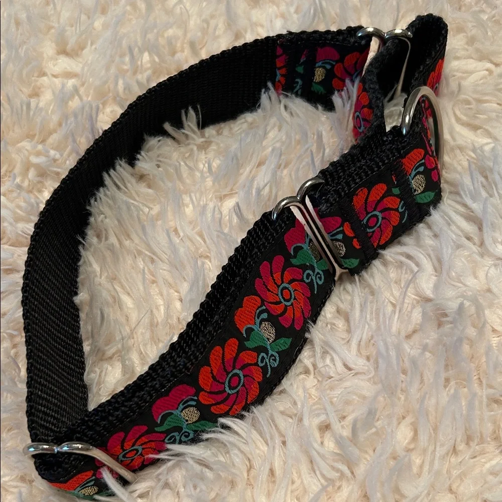 Floral Embroidered Black Martingale Collar - Picture 5 of 10